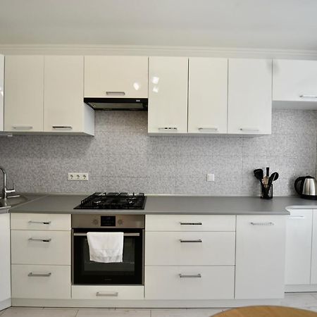 Cozy Apartment Next To The Park Тернопіль Екстер'єр фото