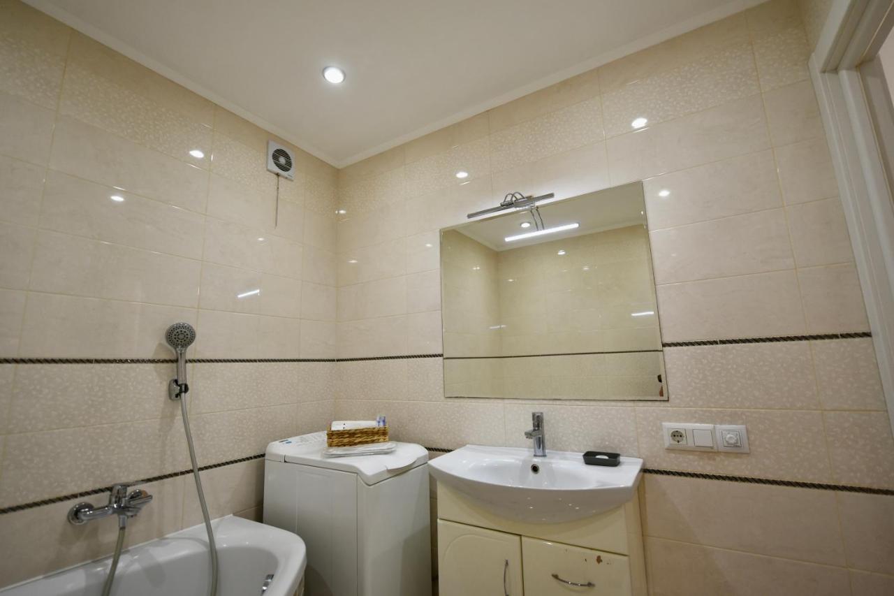 Cozy Apartment Next To The Park Тернопіль Екстер'єр фото