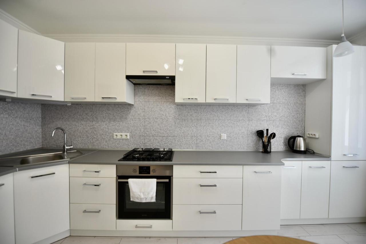 Cozy Apartment Next To The Park Тернопіль Екстер'єр фото