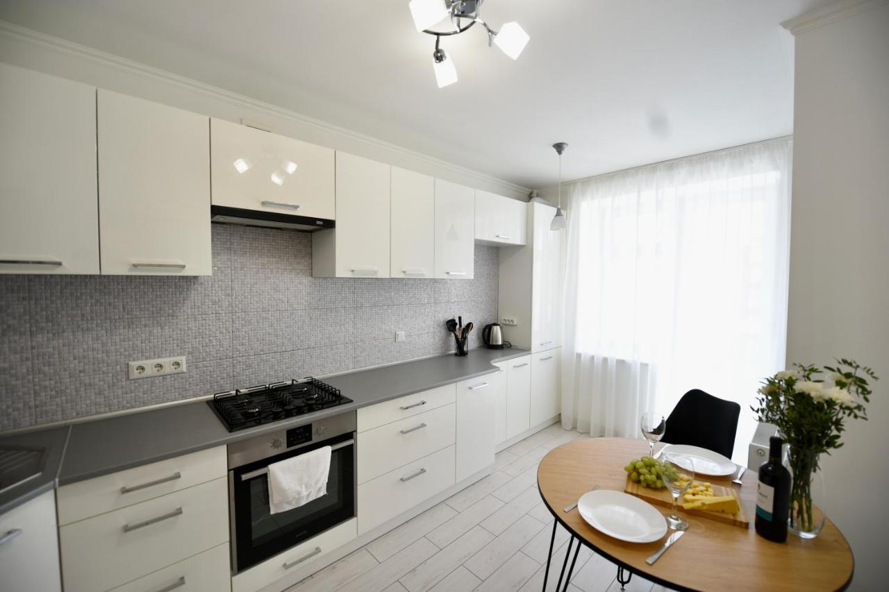Cozy Apartment Next To The Park Тернопіль Екстер'єр фото